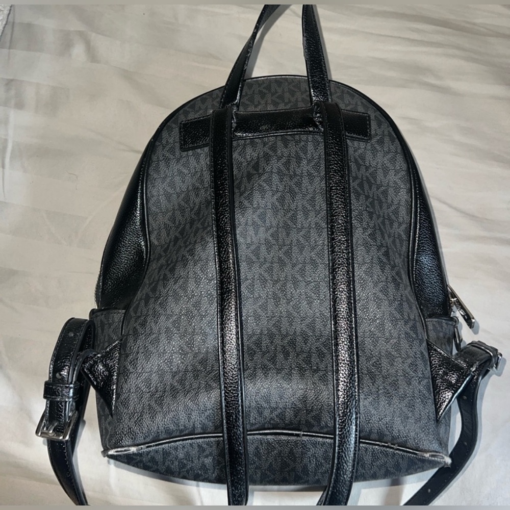 Sheila Medium Signature Logo Backpack - Picture 12 of 13